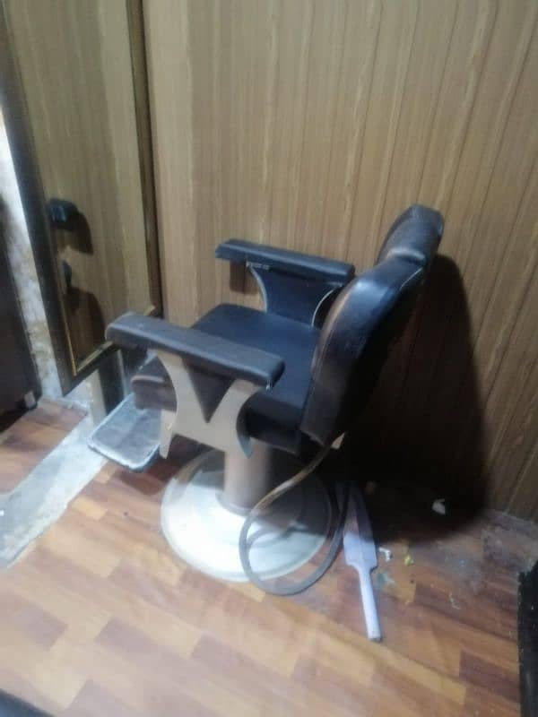 used salon chair and long size mirror for sale. . 1