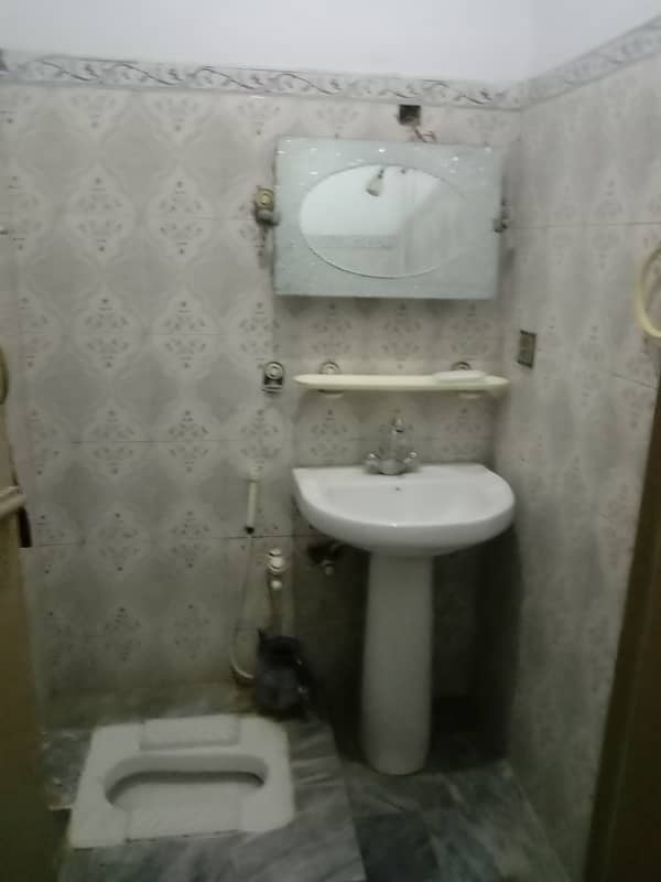 1st floor upper portion for rent in I-10 3