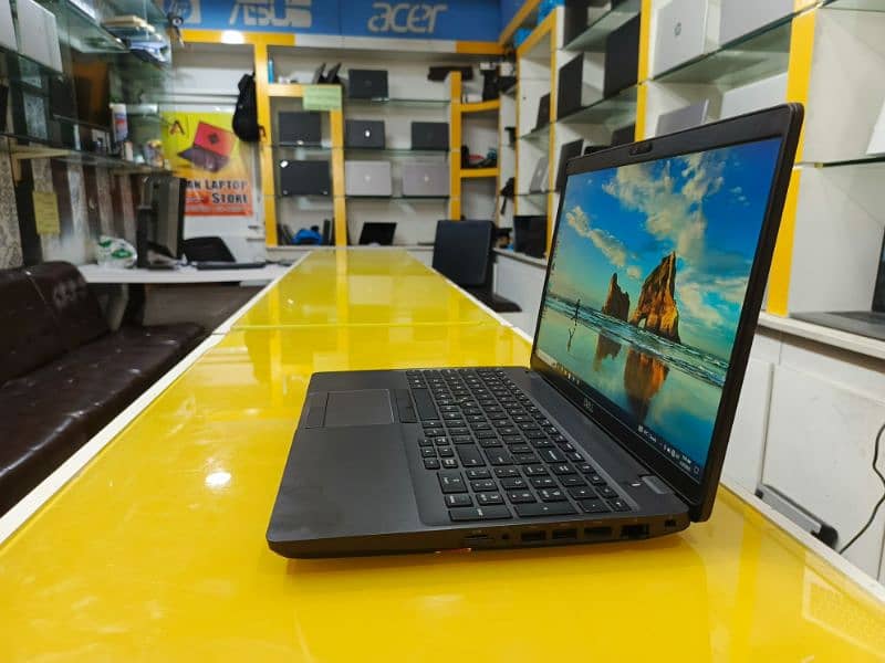 Dell 9th Gen i7  Workstation 4GB Graphic 0