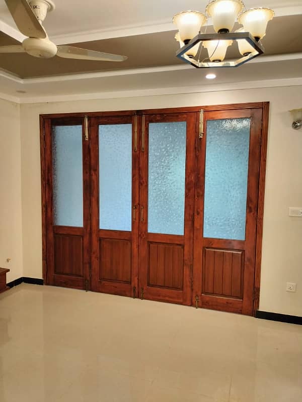 I-8 One Kanal Separate Gate Upper Portion Available For Rent Near Kachnar Park 0