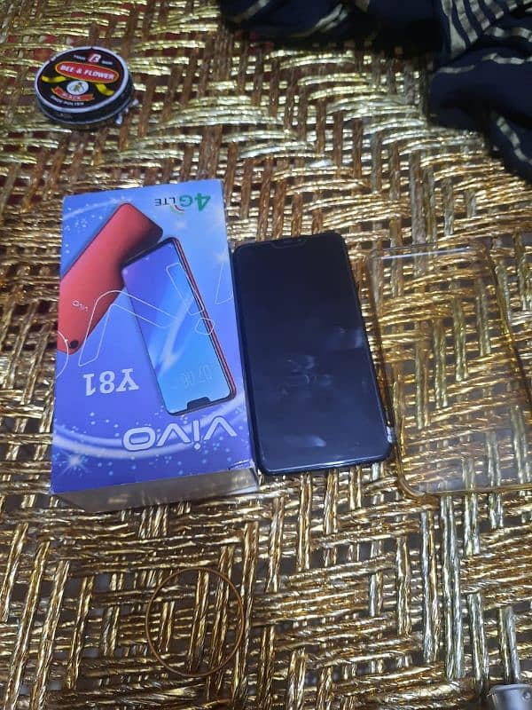 vivo y81 8/128 with box 3