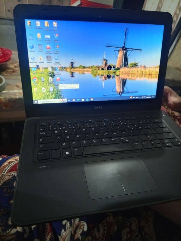 Dell laptop 8 /128 ram rom good condition 10/10 core I(3) 1