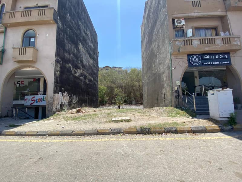 5 MARLA INVESTOR RATE COMMERCIAL PLOT AVAILABLE FOR SALE IN SQUARE COMMERCIAL 1