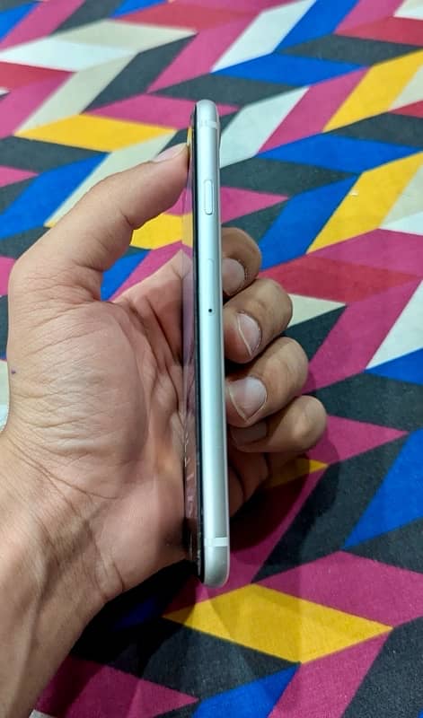 Iphone SE(2020) 3
