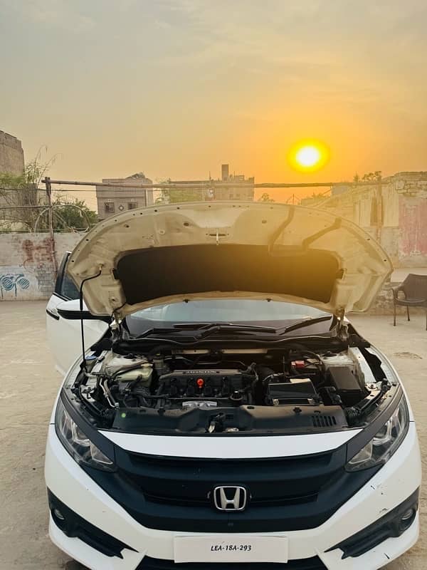Honda Civic 1.8 I-VTEC 2018 Automatic 9