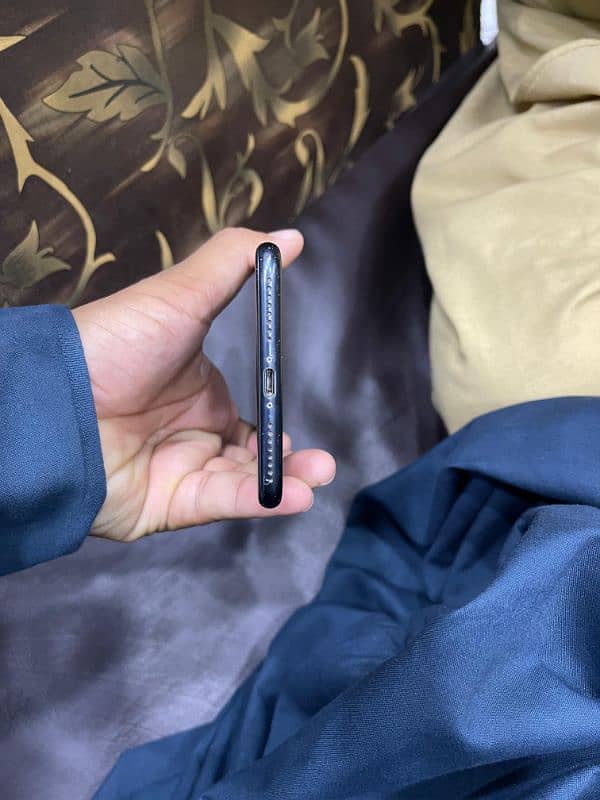 iphone 7pluse PTA approved full box 2