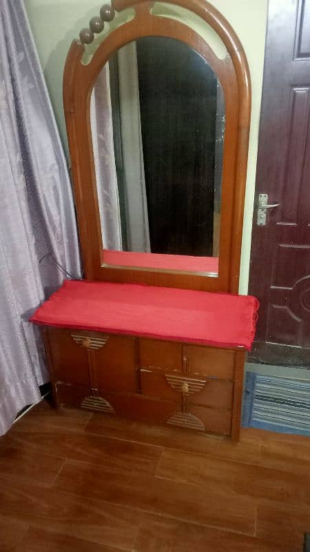 dressing table 0