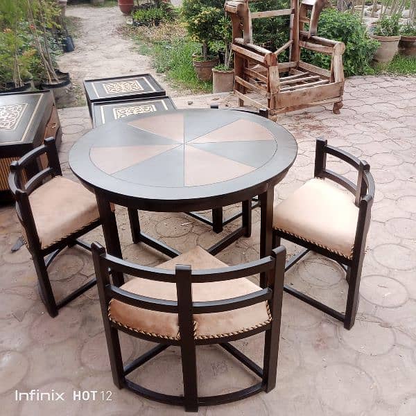 Space saving dining table 0