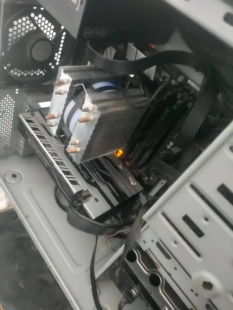Selling Personal Computer with 144hz LED and used peripherals 4