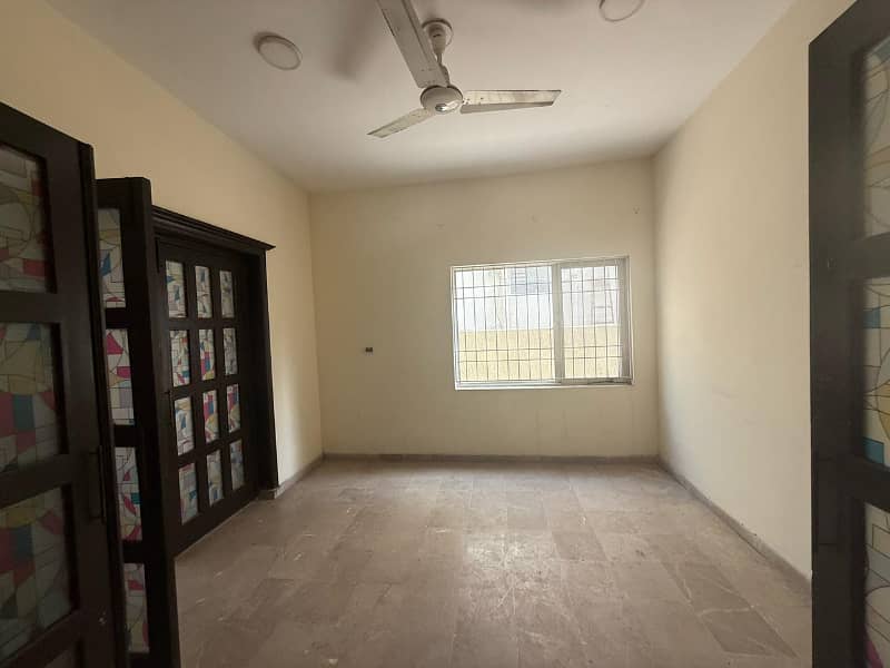 1KANAL FULL HOUSE IN DHA PHASE 3 7