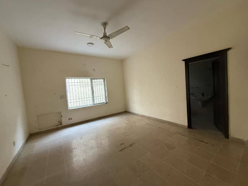 1KANAL FULL HOUSE IN DHA PHASE 3 13