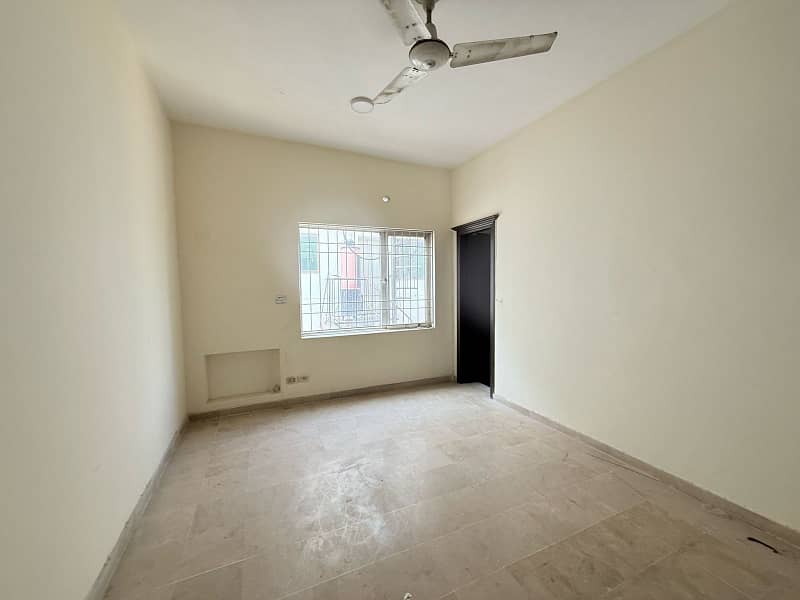1KANAL FULL HOUSE IN DHA PHASE 3 16