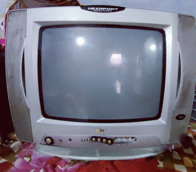 Samsung 21"Flate Tv Rs15000+LG 15"Golden eyeRs 6000 Tv Available 4