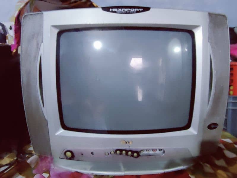 Samsung 21"Flate Tv Rs15000+LG 15"Golden eyeRs 6000 Tv Available 5