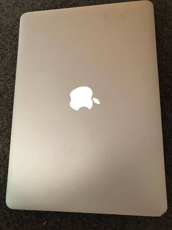 MACBOOK AIR 2017| COREI5| 8/512| ISLAMABAD 3