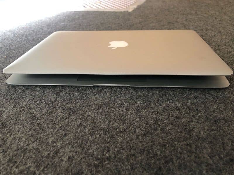 MACBOOK AIR 2017| COREI5| 8/512| ISLAMABAD 4