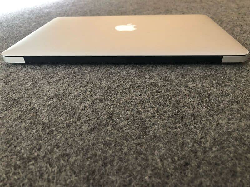 MACBOOK AIR 2017| COREI5| 8/512| ISLAMABAD 6