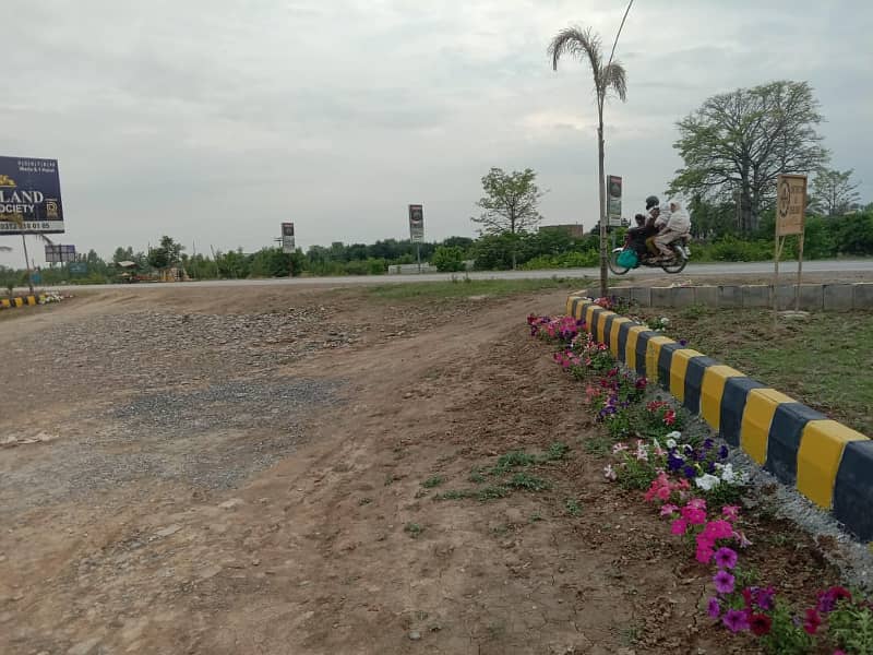 1 Kanal A Cool Place Merryland Plot Up For Sale 4