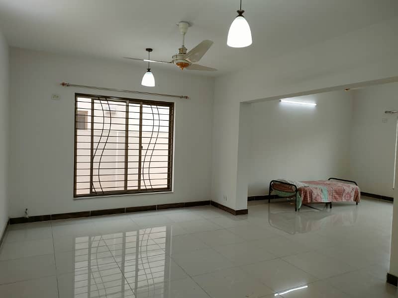 HOT LOCATION 20 Marla 4 Bed House For Sale In Askari 10 Lahore Cantt 5