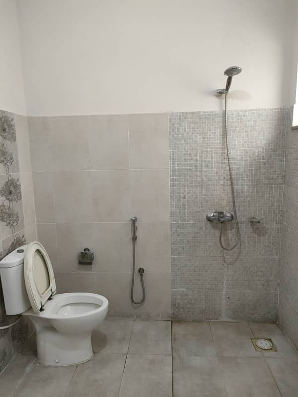 HOT LOCATION 20 Marla 4 Bed House For Sale In Askari 10 Lahore Cantt 8