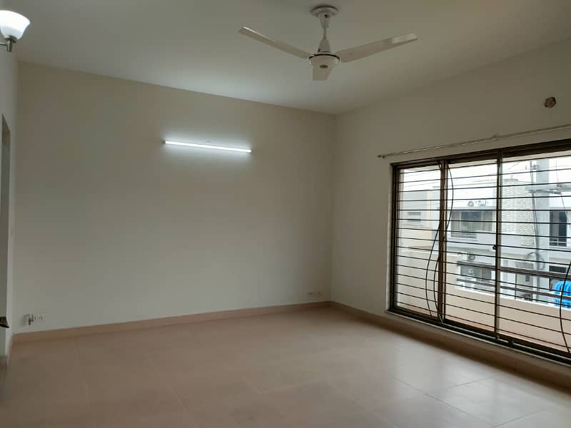 HOT LOCATION 20 Marla 4 Bed House For Sale In Askari 10 Lahore Cantt 10