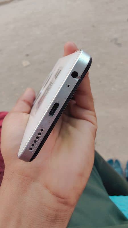 infinix smart 8 pro 4/128 3
