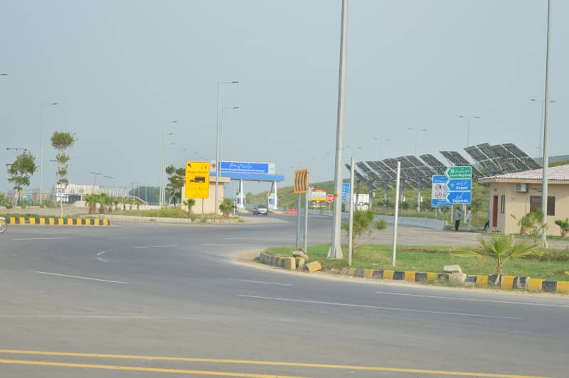 05 Marla Most Beautiful Prime Location Plot With Possession For Sale In Block L 8