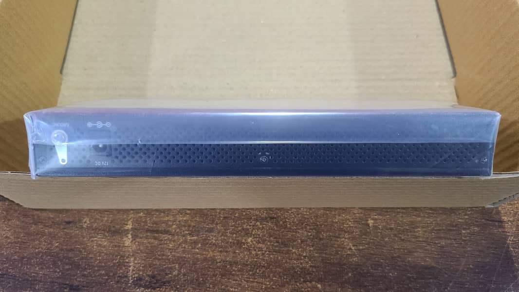 Ubiquiti Networks Unifi Edgerouter Lite 3-Port Router (Renewed) 15