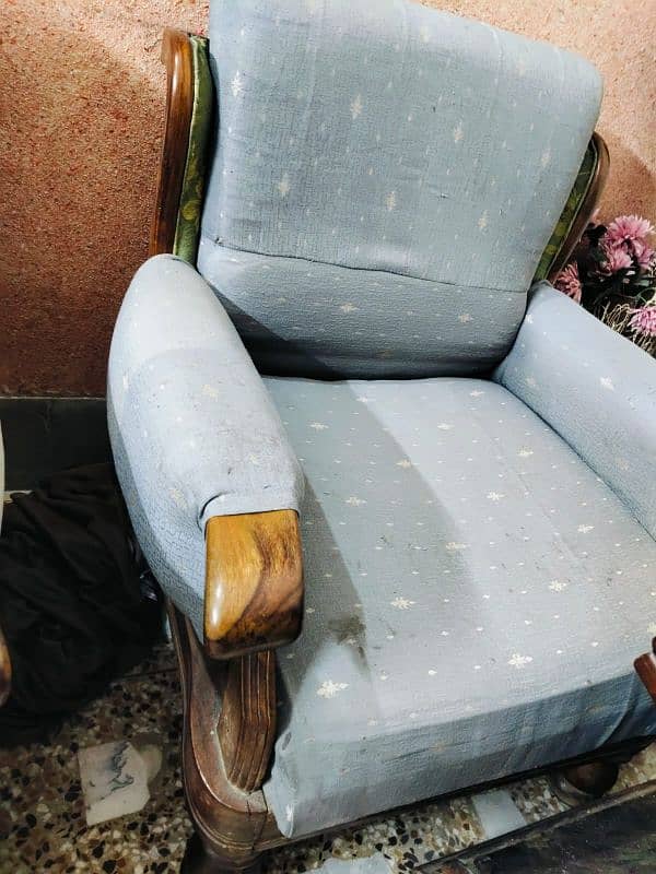Sofa for sale 0