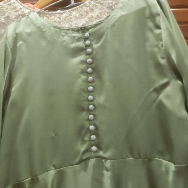 Elegant Light Green Silk Maxi Dress – Never Worn – Size Medium 2