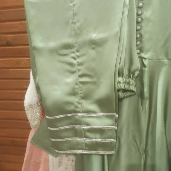 Elegant Light Green Silk Maxi Dress – Never Worn – Size Medium 5