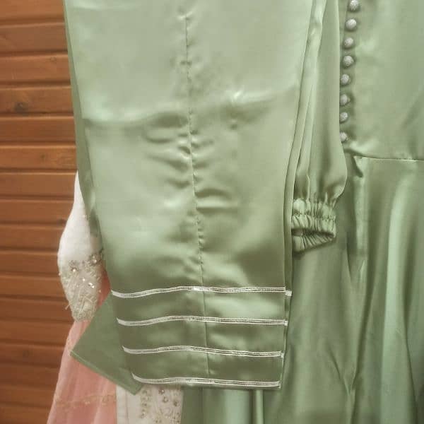 Elegant Light Green Silk Maxi Dress – Never Worn – Size Medium 6
