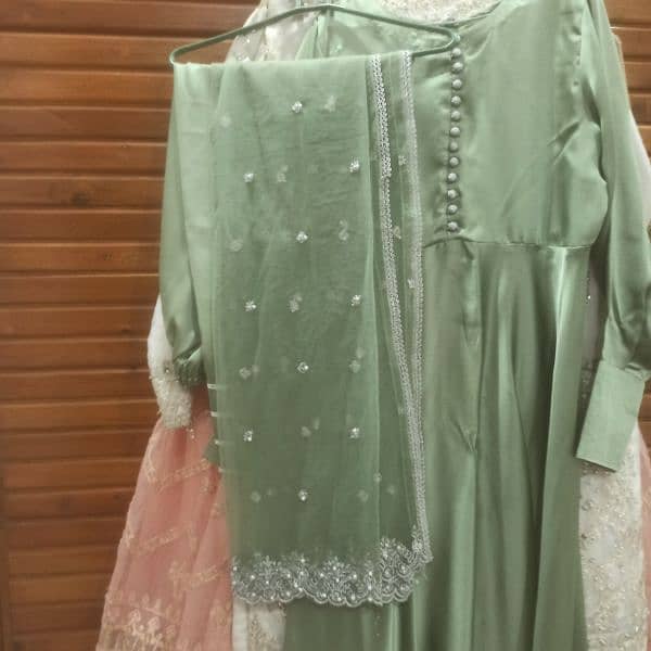 Elegant Light Green Silk Maxi Dress – Never Worn – Size Medium 7