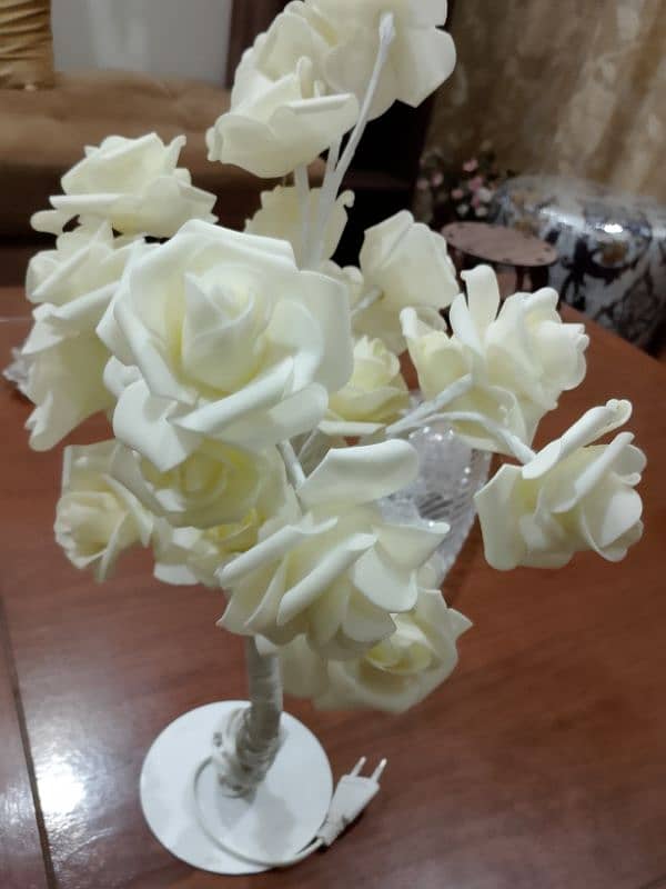 Artificial roses table lamp with light 3