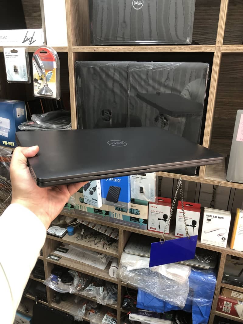 Dell Precision 3541 | i7-9850H | 32GB 512GB | 4GB | Touch 1