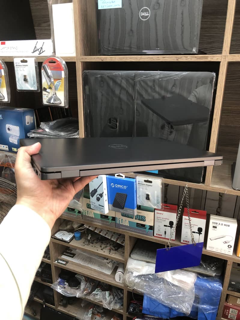 Dell Precision 3541 | i7-9850H | 32GB 512GB | 4GB | Touch 4
