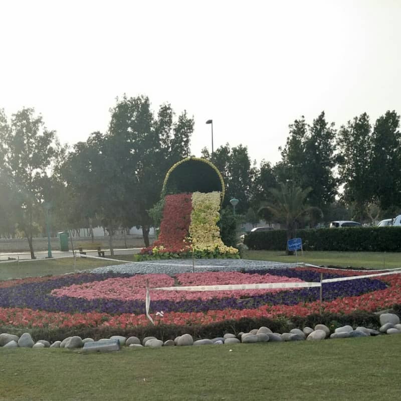 10 Marla Corner Plot For Sale In Bahria Town Lahore 0