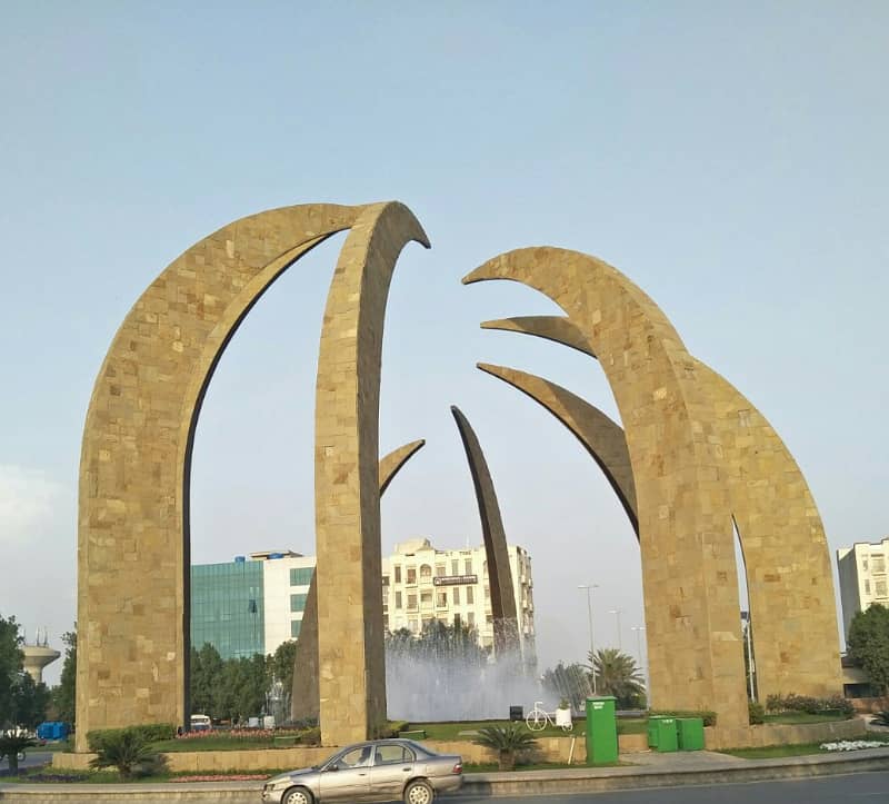 10 Marla Corner Plot For Sale In Bahria Town Lahore 1