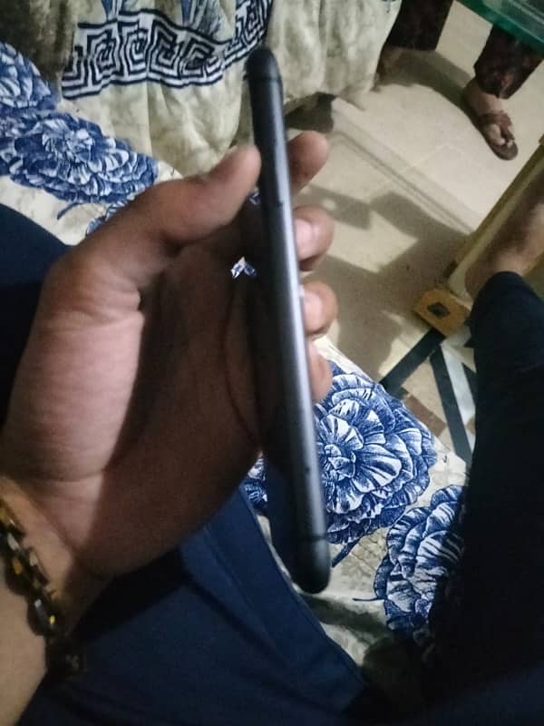 I phone 11 non active jv 4 month sim time water pack Air tight 2