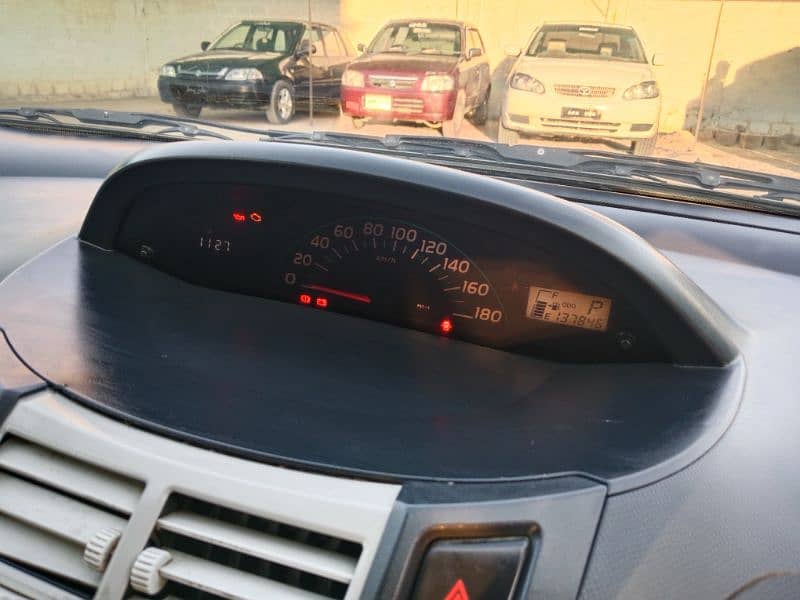 Toyota Vitz 2006 5