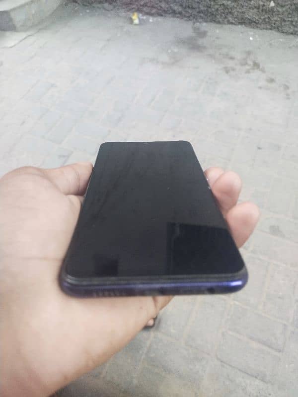oppo f9 4 64 condition 10/9 looks like a new all genone 1