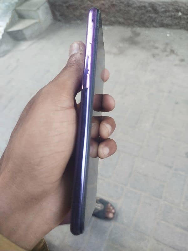 oppo f9 4 64 condition 10/9 looks like a new all genone 3
