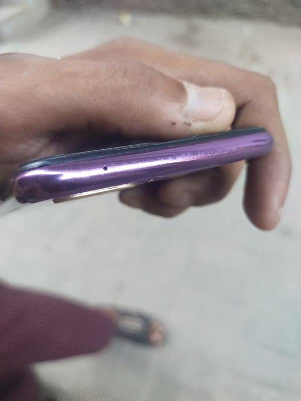 oppo f9 4 64 condition 10/9 looks like a new all genone 5