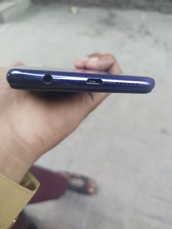 oppo f9 4 64 condition 10/9 looks like a new all genone 6