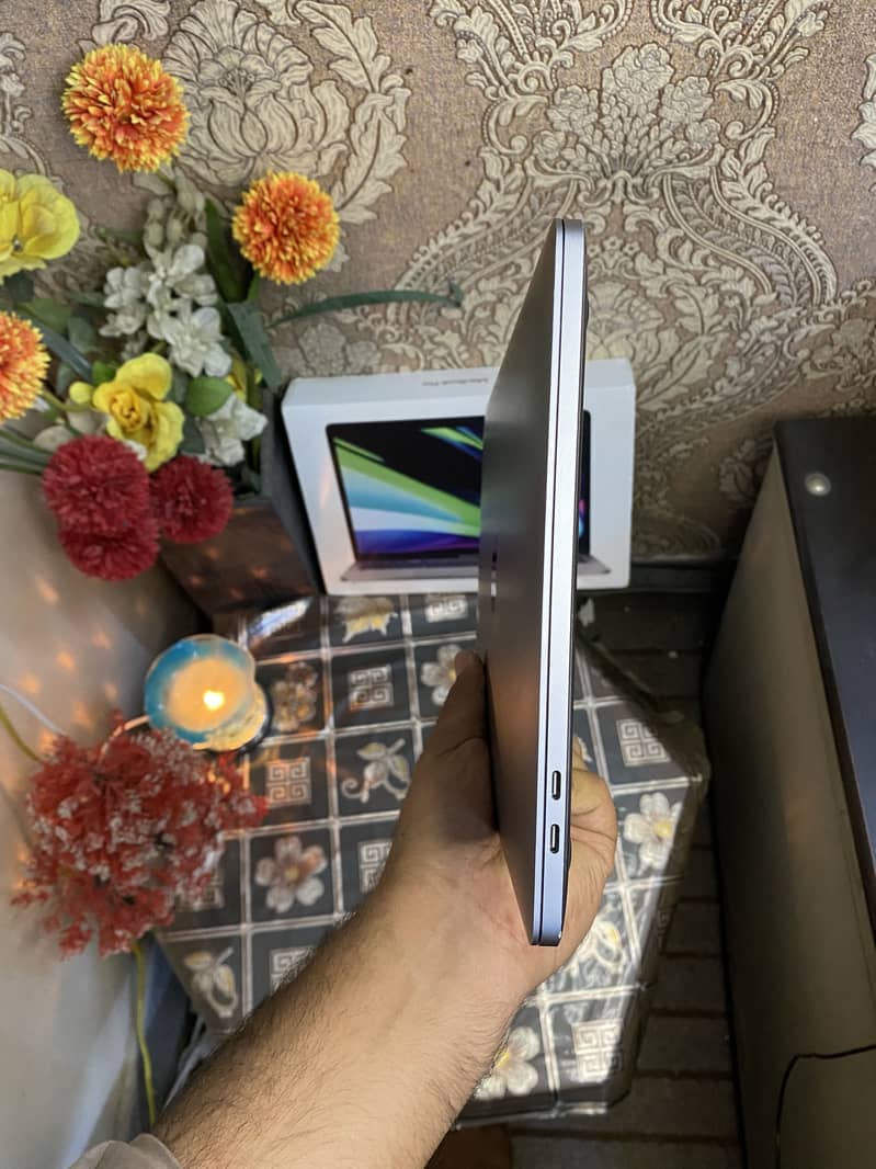Apple Macbook Pro M1 7