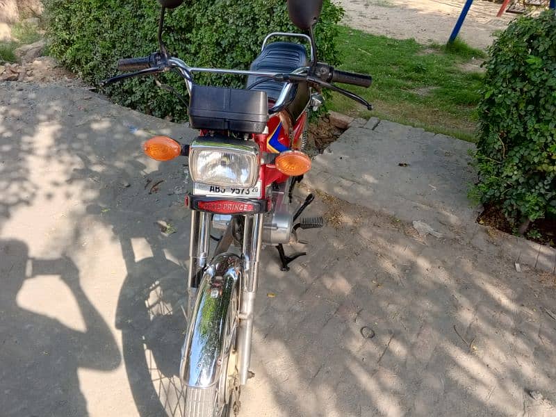 road prince 125 euro 2 bike red colour lahore number good condition 5