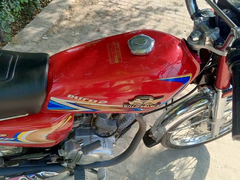 road prince 125 euro 2 bike red colour lahore number good condition 9