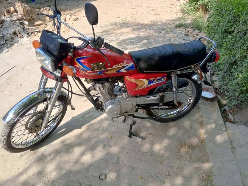 road prince 125 euro 2 bike red colour lahore number good condition 18