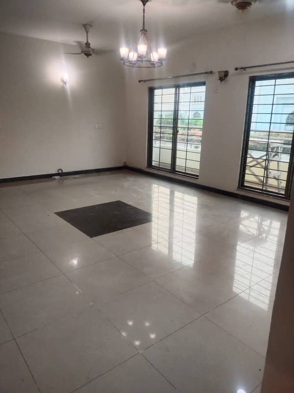 4 Beds Open View Top Floor Flat For Sale in Askari-11 Sec-B 1