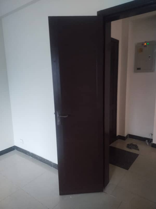 4 Beds Open View Top Floor Flat For Sale in Askari-11 Sec-B 13